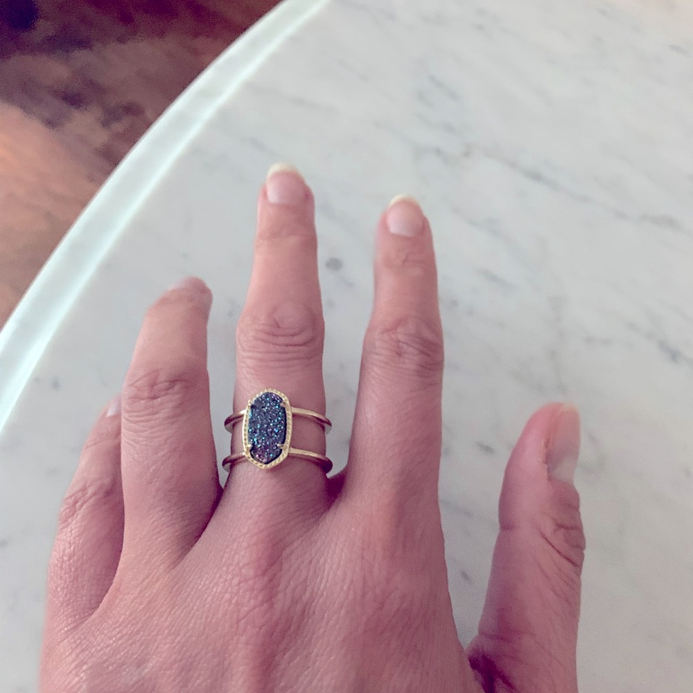 Kendra Scott Elyse Ring. Gold size 7